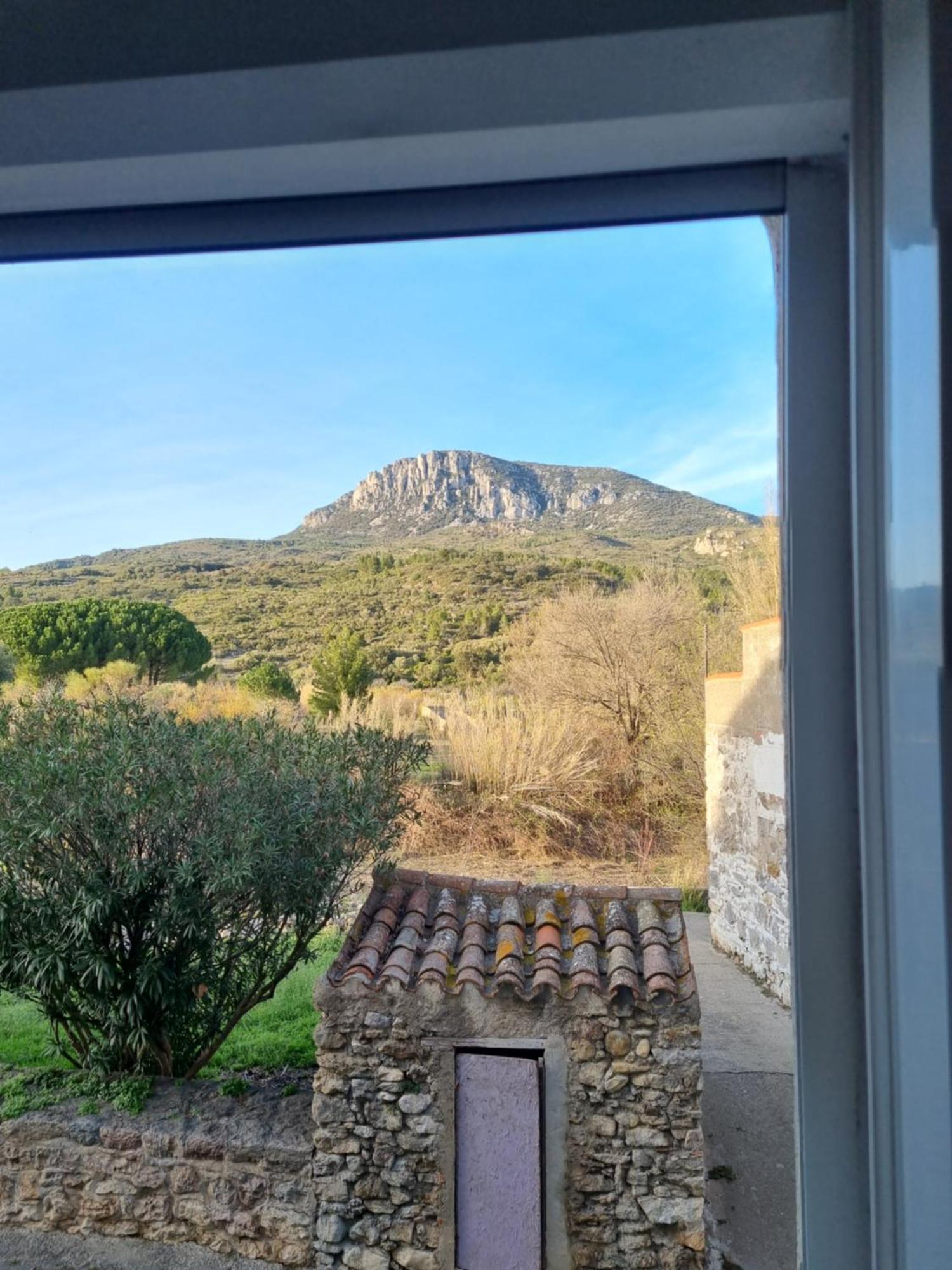 Gite Rue Tranquille Padern Esterno foto