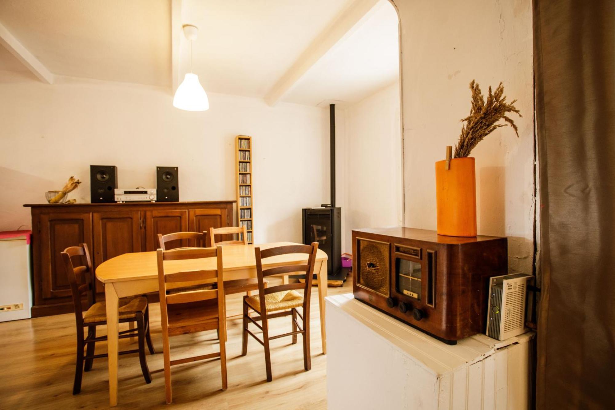 Gite Rue Tranquille Padern Esterno foto